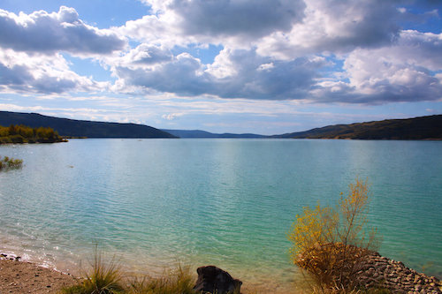 Le tour du lac de Sainte-Croix : circuit par la route