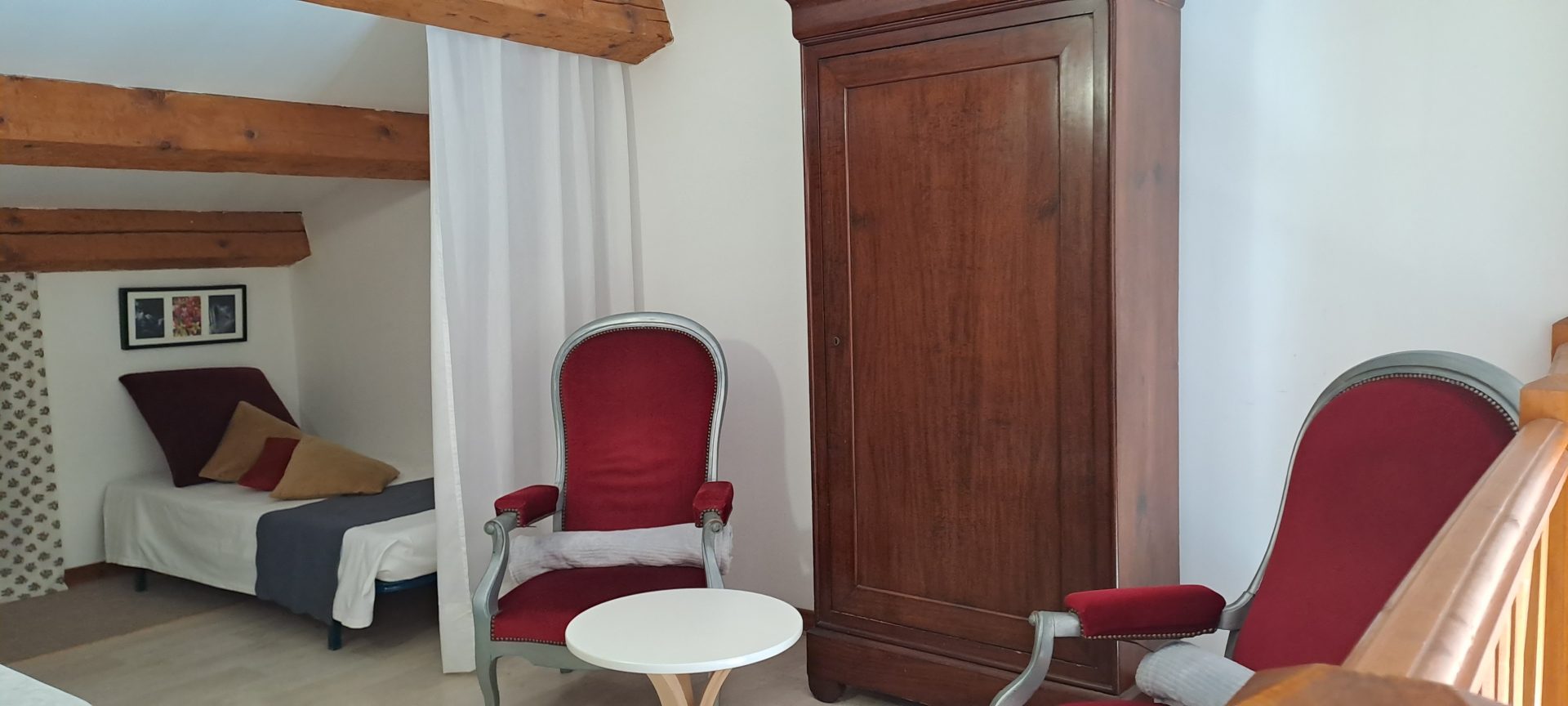 Mezzanine- Lit en alcove — Gîte Le Cade