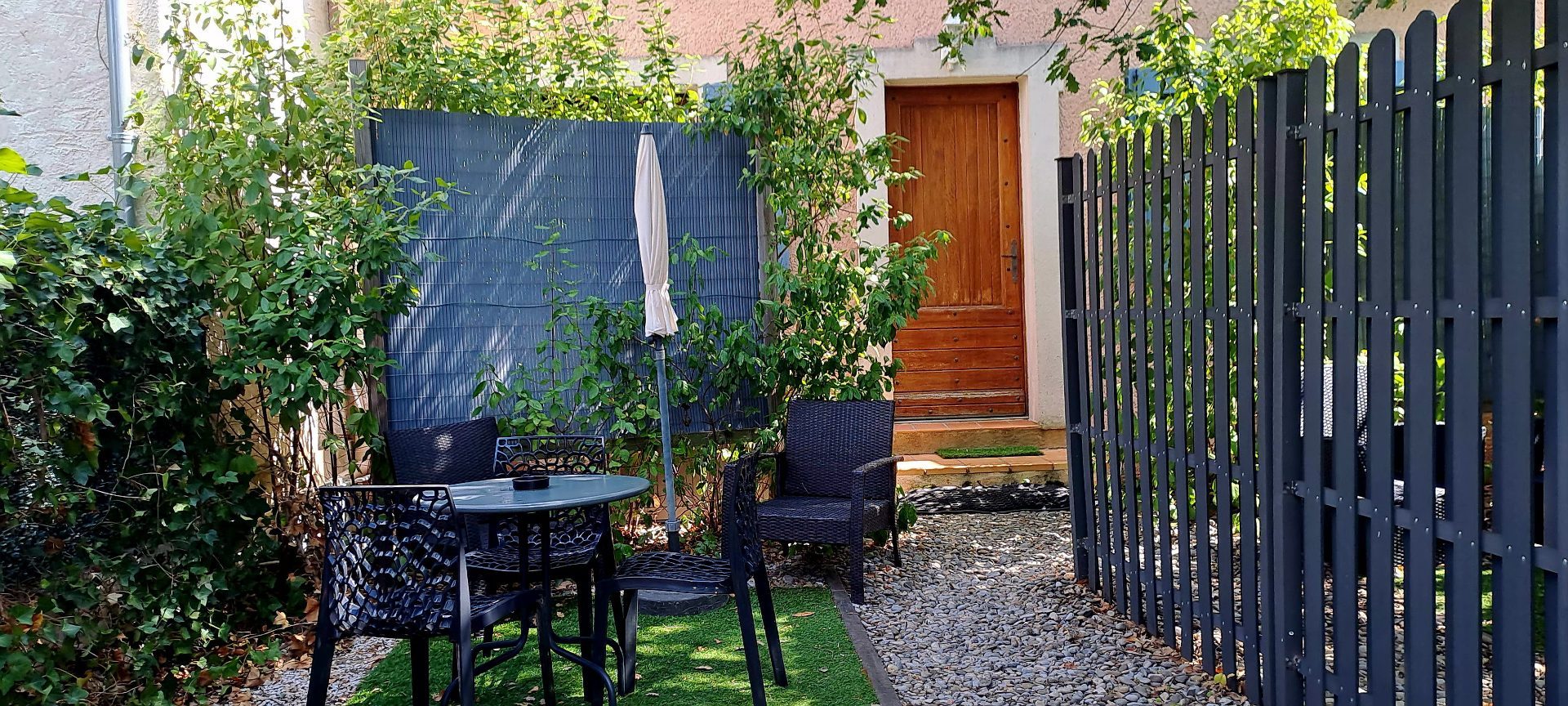 Espace extérieur privatif. Farigoule — Gîte La Farigoule