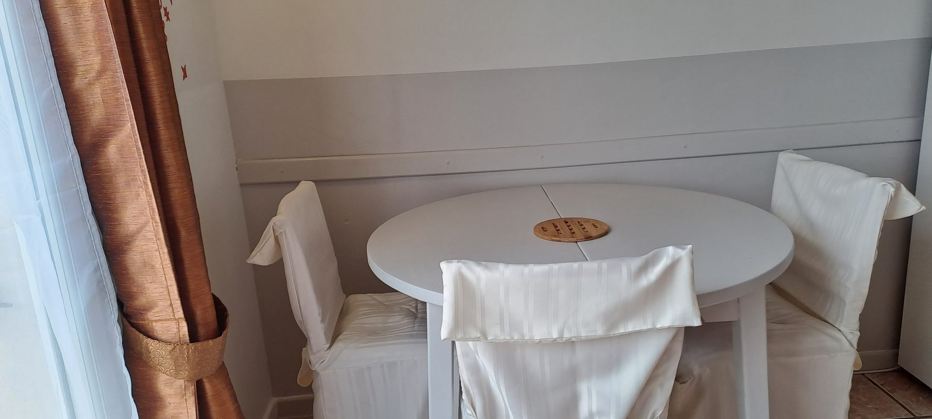 Espace repas; Farigoule — Gîte La Farigoule